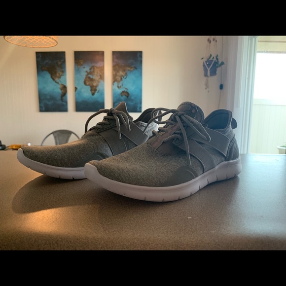 target running shoes womens